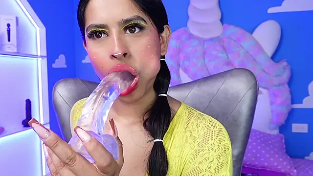 miss romyna online show from January 29, 11:09 am