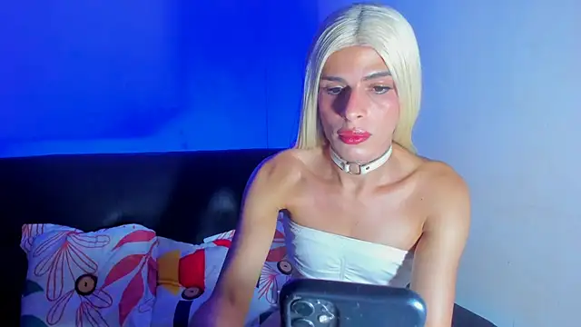 emperatrizhotwolf online show from February 23, 9:16 pm