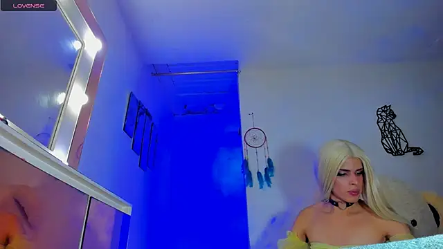 emperatrizhotwolf online show from March 18, 7:41 am