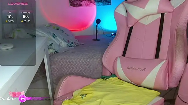 Snapshot of sexy_valentina1 chatting on October 24, 2:19 am sexy valentina1 online show from October 24, 2:19 am