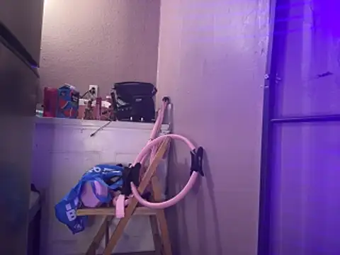 Snapshot of fatpus1169 chatting on October 28, 6:50 am fatpus1169 online show from October 28, 6:50 am