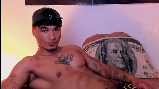 Snapshot of Thomas_Fit1 chatting on February 9, 5:01 pm Thomas Fit1 online show from February 9, 5:01 pm