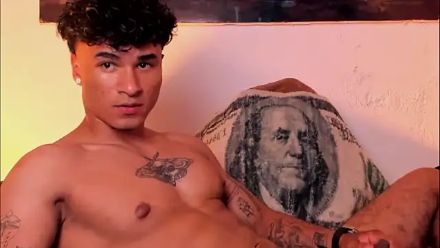 Snapshot of Thomas_Fit1 chatting on March 11, 3:05 am Thomas Fit1 online show from March 11, 3:05 am