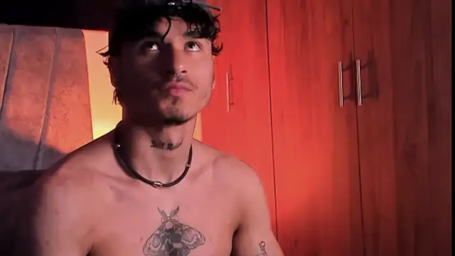 Snapshot of Thomas_Fit1 chatting on September 21, 2:02 am Thomas Fit1 online show from September 21, 2:02 am