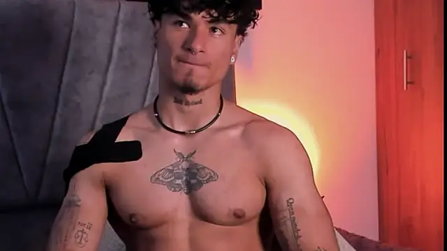 Snapshot of Thomas_Fit1 chatting on October 7, 9:01 pm Thomas Fit1 online show from October 7, 9:01 pm