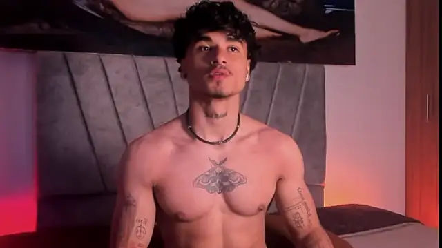 Snapshot of Thomas_Fit1 chatting on November 29, 4:26 am Thomas Fit1 online show from November 29, 4:26 am