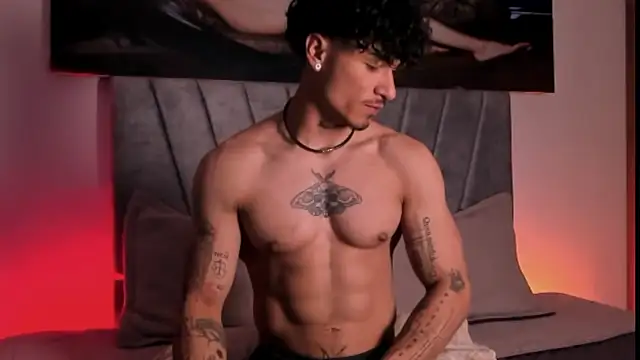 Snapshot of Thomas_Fit1 chatting on January 9, 1:08 am Thomas Fit1 online show from January 9, 1:08 am