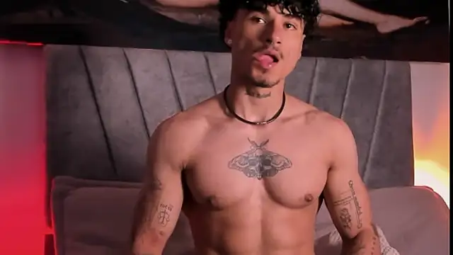 Snapshot of Thomas_Fit1 chatting on January 14, 2:28 am Thomas Fit1 online show from January 14, 2:28 am