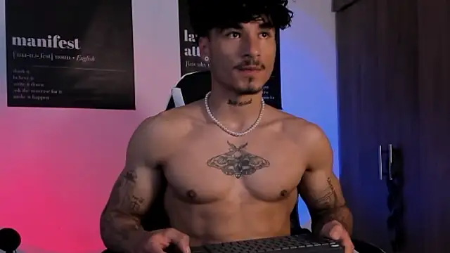 Snapshot of Thomas_Fit1 chatting on February 24, 4:16 pm Thomas Fit1 online show from February 24, 4:16 pm