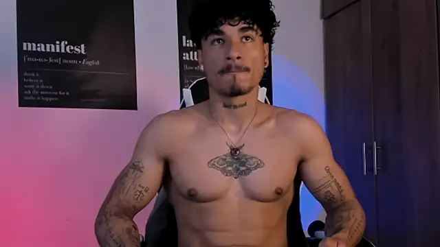 Snapshot of Thomas_Fit1 chatting on February 25, 7:23 pm Thomas Fit1 online show from February 25, 7:23 pm