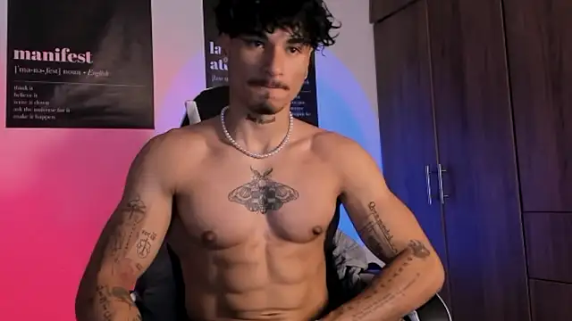 Snapshot of Thomas_Fit1 chatting on March 6, 3:58 am Thomas Fit1 online show from March 6, 3:58 am