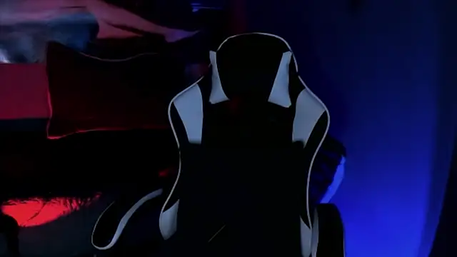 Snapshot of Thomas_Fit1 chatting on March 25, 1:55 am Thomas Fit1 online show from March 25, 1:55 am