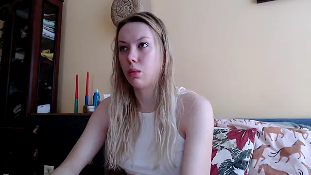 Snapshot of Scarlettford chatting on December 11, 10:03 am Scarlettford online show from December 11, 10:03 am