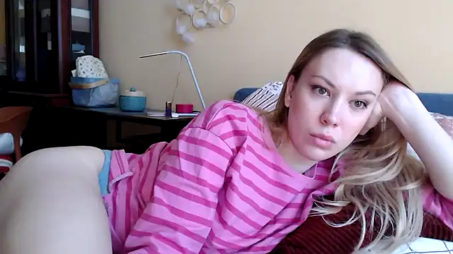 Snapshot of Scarlettford chatting on February 7, 11:56 am Scarlettford online show from February 7, 11:56 am