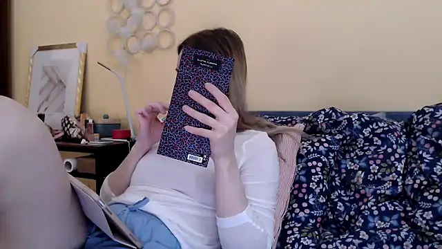 Snapshot of Scarlettford chatting on March 17, 5:05 pm Scarlettford online show from March 17, 5:05 pm