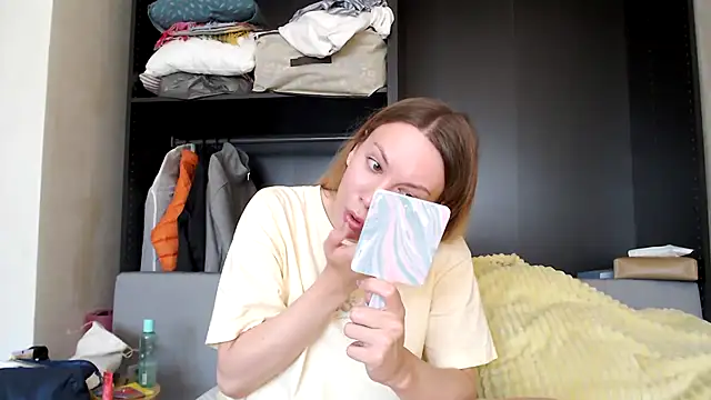 Snapshot of Scarlettford chatting on September 17, 11:01 am Scarlettford online show from September 17, 11:01 am