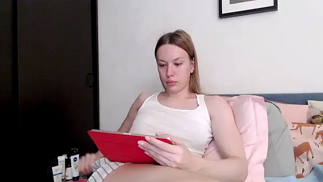 Snapshot of Scarlettford chatting on November 9, 3:21 pm Scarlettford online show from November 9, 3:21 pm