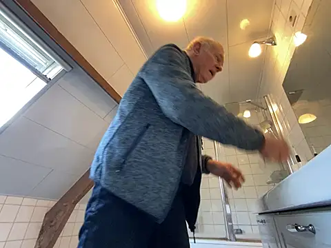 Snapshot of martxxxxx chatting on March 16, 10:11 am martxxxxx online show from March 16, 10:11 am