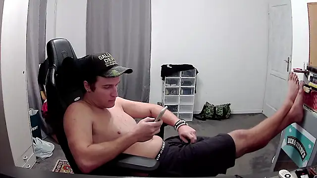 Snapshot of PKrisztian chatting on November 2, 2:52 pm PKrisztian online show from November 2, 2:52 pm