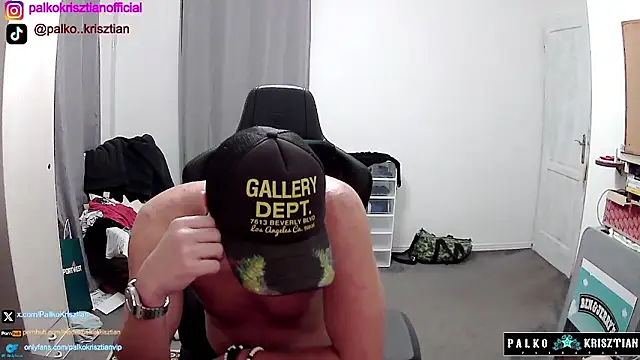 Snapshot of PKrisztian chatting on December 5, 1:47 am PKrisztian online show from December 5, 1:47 am