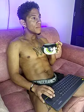 Snapshot of Palo_santo chatting on May 21, 7:48 am Palo santo online show from May 21, 7:48 am