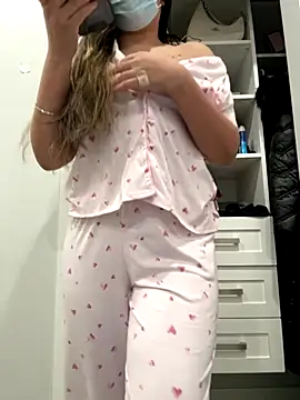 Snapshot of jAsMinE678 chatting on December 18, 6:41 am jAsMinE678 online show from December 18, 6:41 am