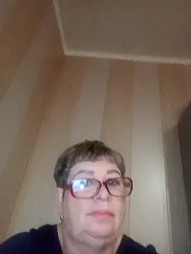 Snapshot of Lee_Nell chatting on December 18, 2:10 am Lee Nell online show from December 18, 2:10 am
