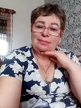 Snapshot of Lee_Nell chatting on February 10, 6:31 am Lee Nell online show from February 10, 6:31 am