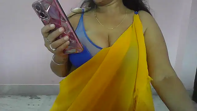 Snapshot of my-laila chatting on December 15, 5:01 am my-laila online show from December 15, 5:01 am