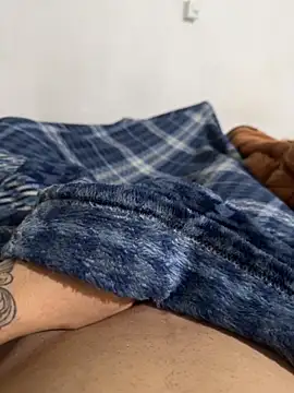 jhnn  online show from April 15, 3:24 am