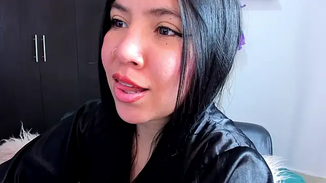 Snapshot of AilynRed chatting on March 8, 9:40 pm AilynRed online show from March 8, 9:40 pm