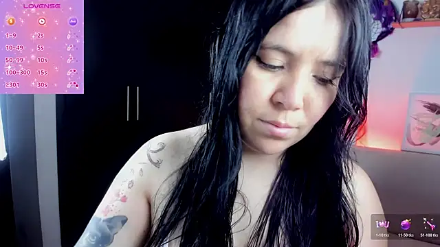 Snapshot of AilynRed chatting on May 13, 4:10 am AilynRed online show from May 13, 4:10 am
