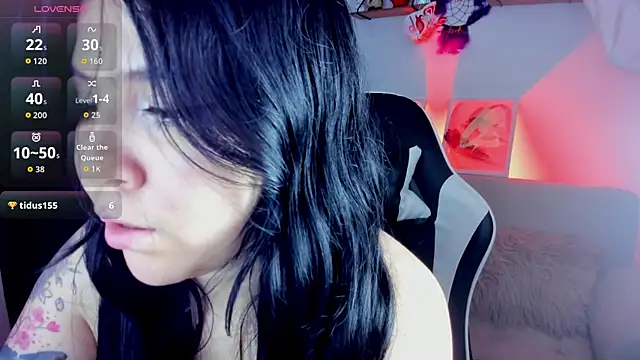 Snapshot of AilynRed chatting on May 17, 11:12 pm AilynRed online show from May 17, 11:12 pm