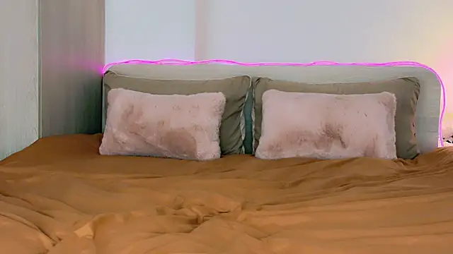 oh-my-mia online show from November 21, 7:29 am