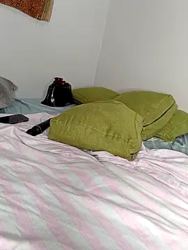 Snapshot of Babez_show chatting on March 15, 8:04 am Babez show online show from March 15, 8:04 am