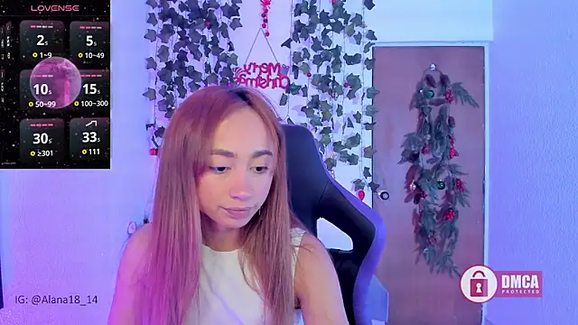 Snapshot of Alana_Pherson chatting on December 15, 4:18 am Alana Pherson online show from December 15, 4:18 am