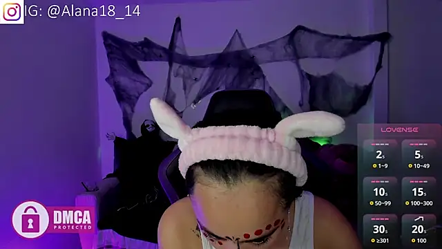 Snapshot of Alana_Pherson chatting on October 28, 12:03 am Alana Pherson online show from October 28, 12:03 am