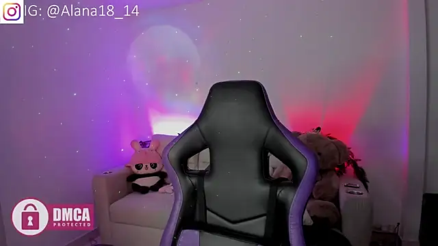 Snapshot of Alana_Pherson chatting on November 10, 1:48 am Alana Pherson online show from November 10, 1:48 am