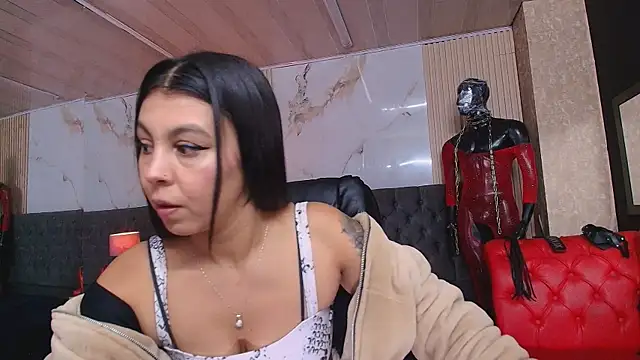 Snapshot of Juliet_Nasty chatting on June 18, 11:58 am Juliet Nasty online show from June 18, 11:58 am