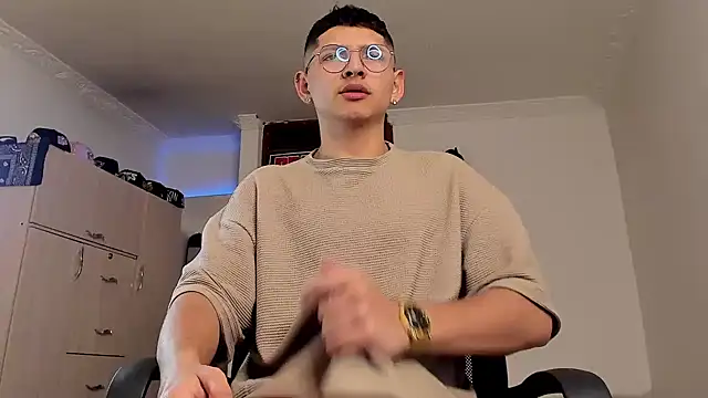 a lejandro 0 8 online show from January 21, 10:19 pm