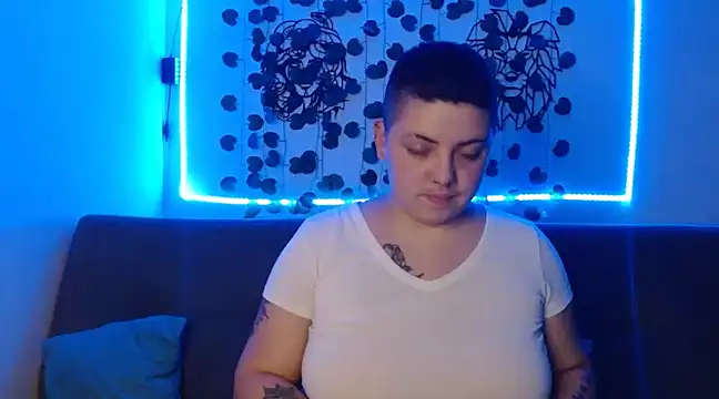 Snapshot of aron_lettone01 chatting on February 5, 12:31 am aron lettone01 online show from February 5, 12:31 am