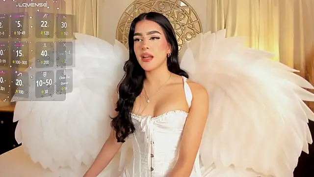 Snapshot of Antonellaparis_ chatting on February 1, 2:37 am Antonellaparis online show from February 1, 2:37 am