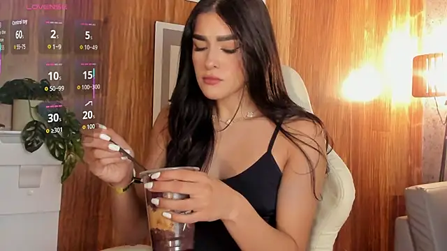 Snapshot of Antonellaparis_ chatting on November 5, 2:33 am Antonellaparis online show from November 5, 2:33 am