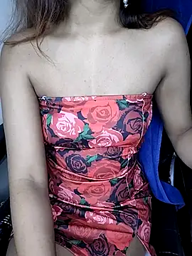 Snapshot of Leeeezzzz_roy chatting on October 12, 12:20 am Leeeezzzz roy online show from October 12, 12:20 am