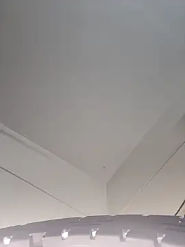 Snapshot of Leeeezzzz_roy chatting on December 13, 8:14 pm Leeeezzzz roy online show from December 13, 8:14 pm