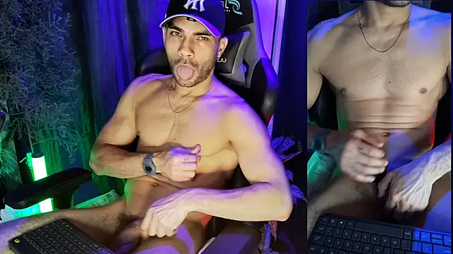Snapshot of sexyboycolombi4 chatting on March 15, 8:48 am sexyboycolombi4 online show from March 15, 8:48 am