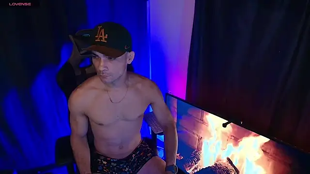 Snapshot of sexyboycolombi4 chatting on June 30, 10:44 pm sexyboycolombi4 online show from June 30, 10:44 pm