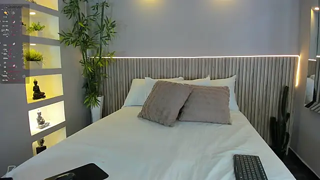 EmmilyCollson online show from September 26, 5:17 pm