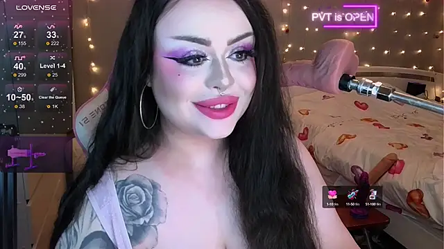 Snapshot of og_maddison chatting on December 28, 7:11 am og maddison online show from December 28, 7:11 am