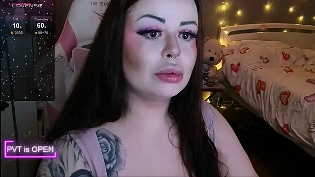 Snapshot of og_maddison chatting on December 3, 9:13 pm og maddison online show from December 3, 9:13 pm